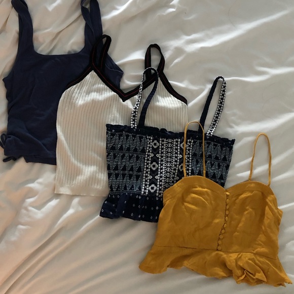 Crop tops bundle - forever 21 and garage - Picture 2 of 16